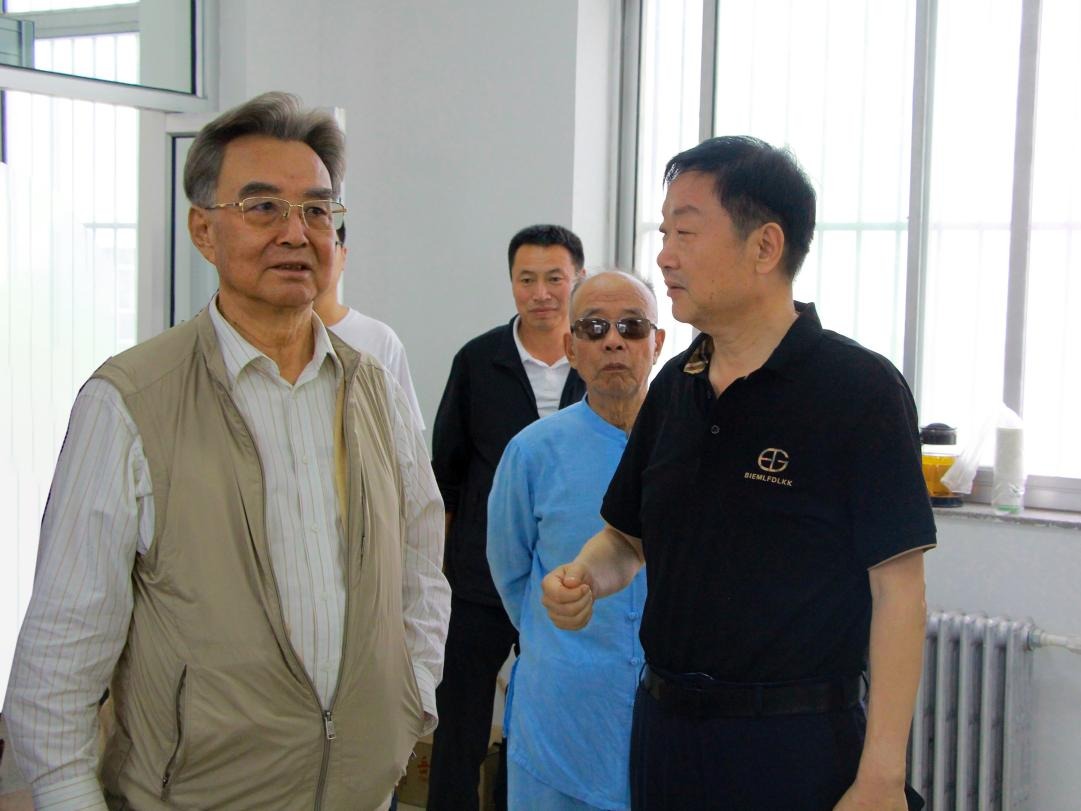 原全國人大民族委員會主任委員馬啟智蒞臨寧夏興康恒潤調(diào)研指導工作